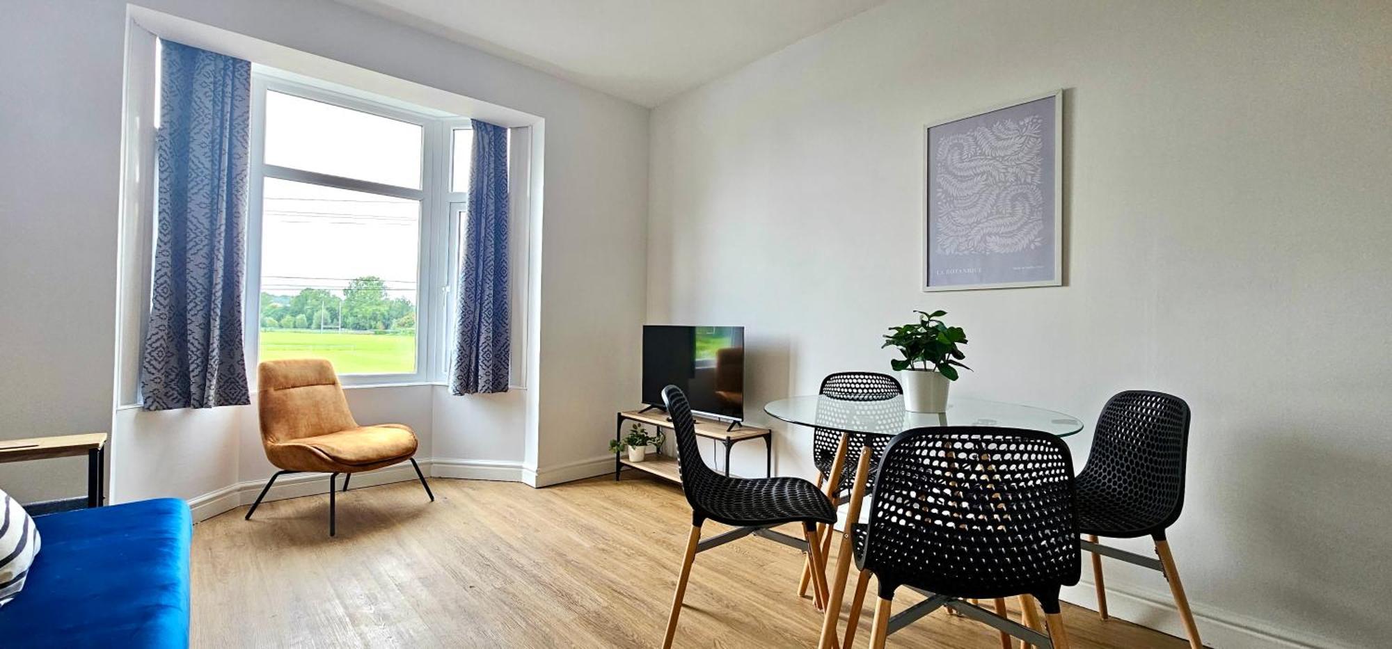 Harlequin Apartments By Switchback Stays Cardiff Room photo